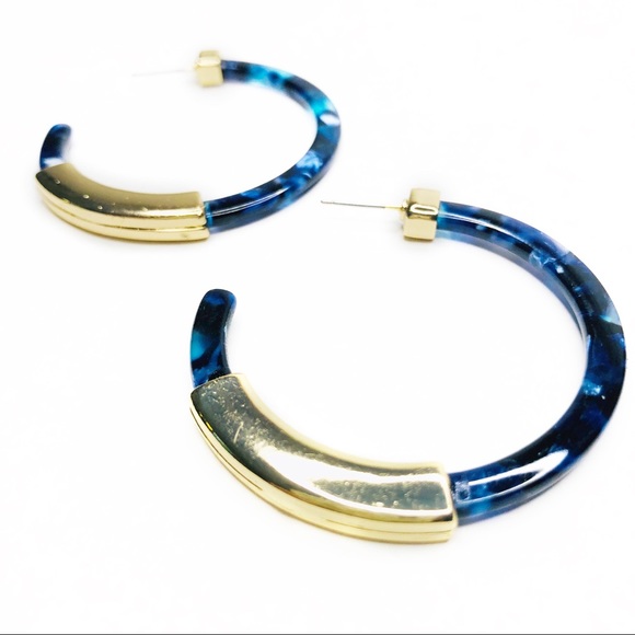 CLARE ACRYLIC BLUE MARBLE HOOP METAL DET EARRINGS - Picture 5 of 5